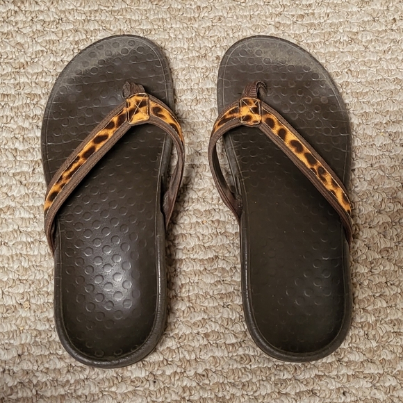 Vionics Flip Flops - Picture 1 of 2